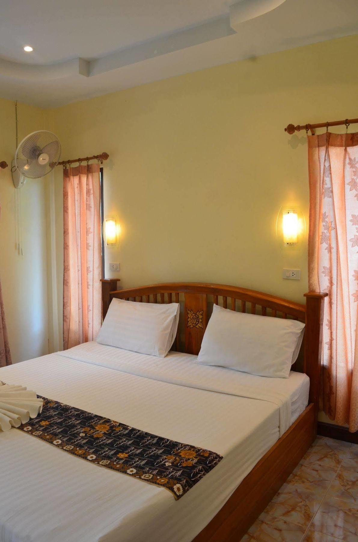 Naraya Resort Ko Lanta Extérieur photo