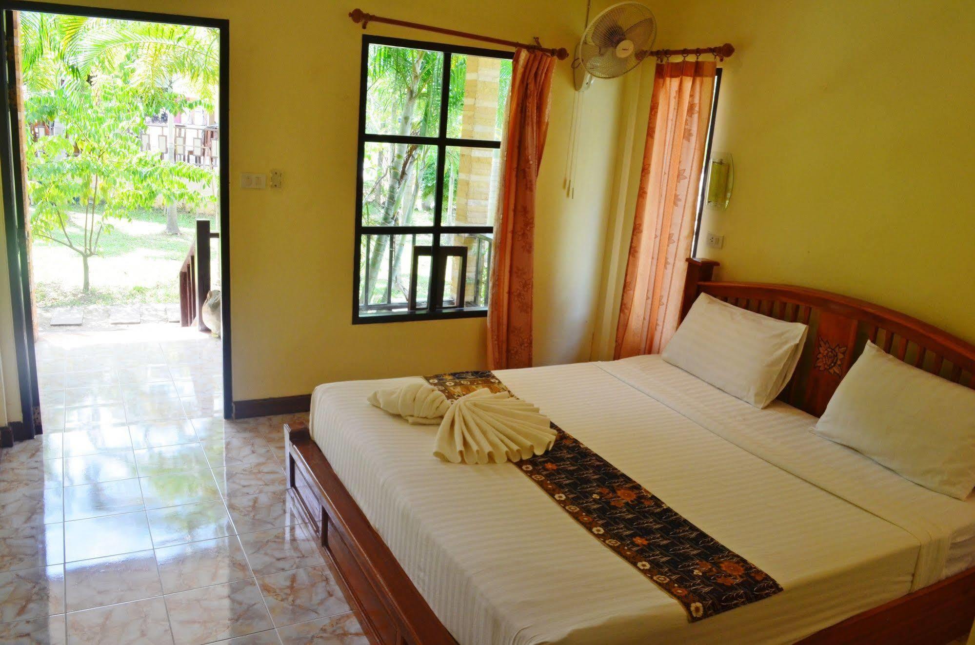 Naraya Resort Ko Lanta Extérieur photo