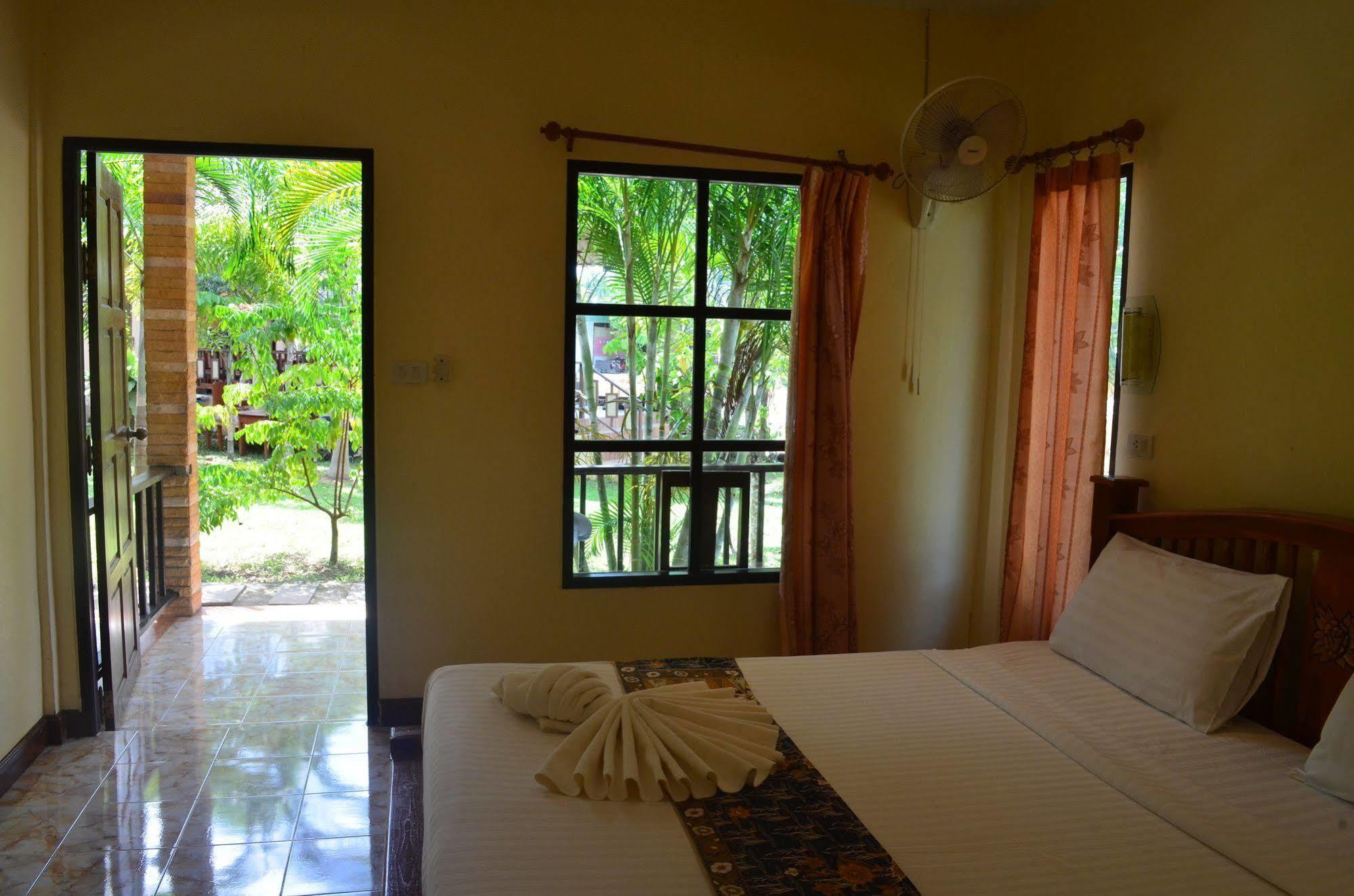 Naraya Resort Ko Lanta Extérieur photo