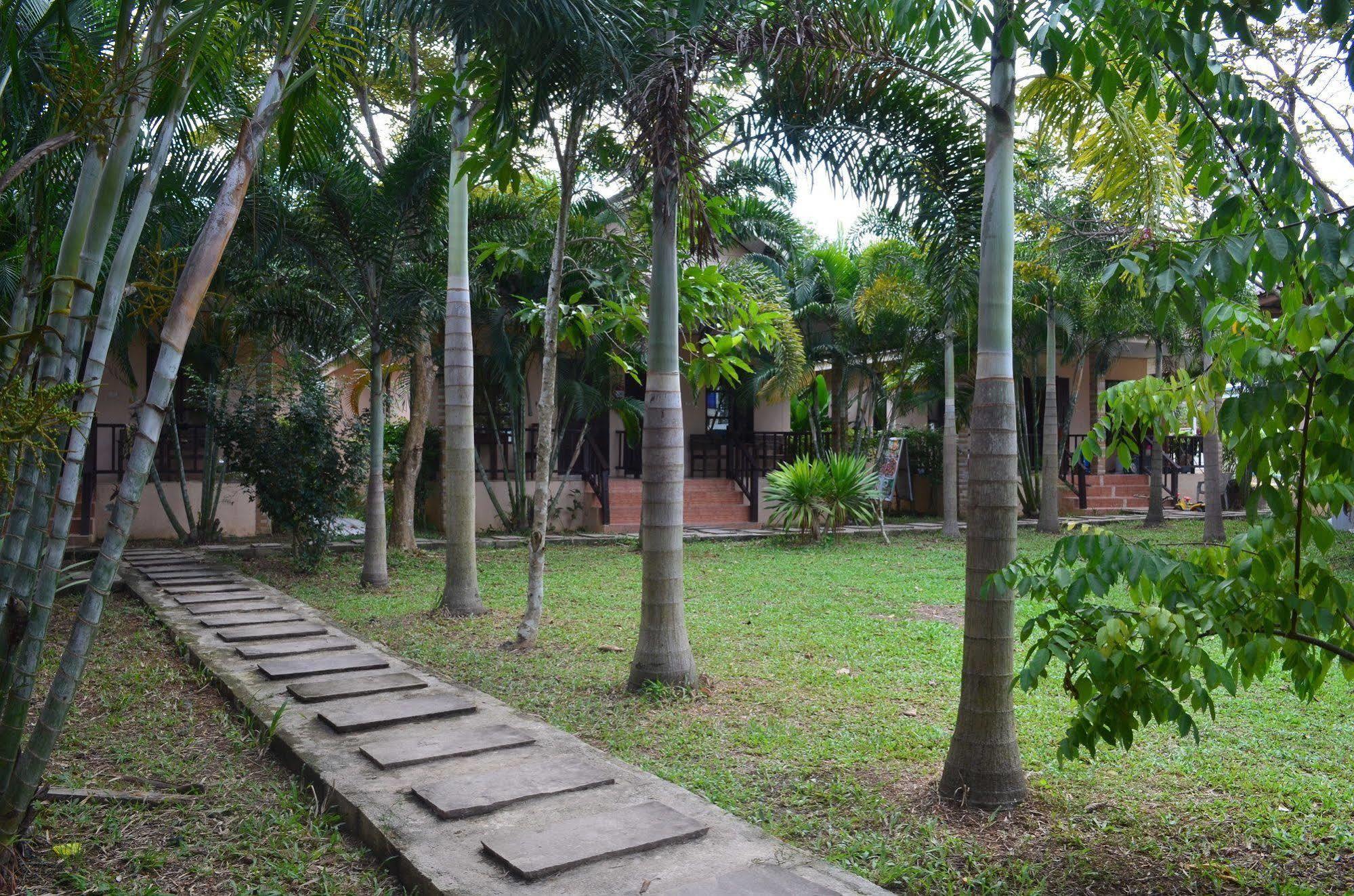 Naraya Resort Ko Lanta Extérieur photo